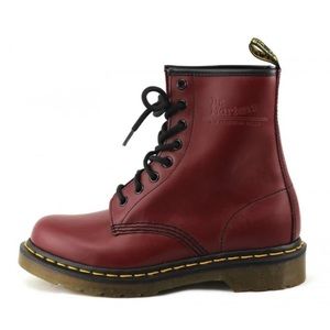 Dr. Martens Air Smooth Leather Lace up